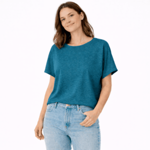 T-shirt donna in canapa 100% naturale colore blu ottanio modello oversize Hupi, tessuto traspirante e sostenibile.