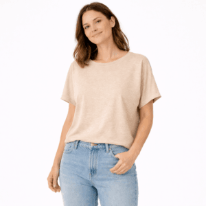 T-shirt donna in canapa 100% naturale colore beige modello oversize Hupi, tessuto traspirante e sostenibile.